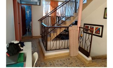 *Venta de casa unifamiliar en Castilla, Medellin