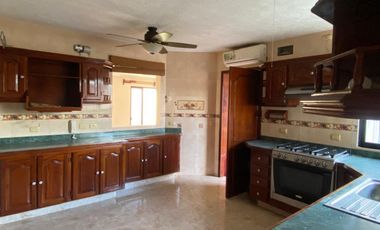 Casa en Venta, Av. Lázaro Cárdenas, Col. María de la Piedad. Coatzacoalcos, Ver.