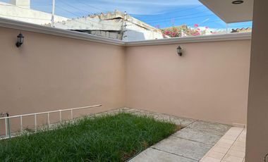 Casa en Venta, Av. Lázaro Cárdenas, Col. María de la Piedad. Coatzacoalcos, Ver.