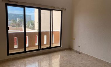 Casa en Venta, Av. Lázaro Cárdenas, Col. María de la Piedad. Coatzacoalcos, Ver.