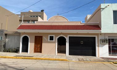 Casa en Venta, Av. Lázaro Cárdenas, Col. María de la Piedad. Coatzacoalcos, Ver.