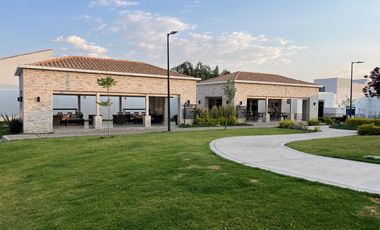 Lombardía Residencial CASA en RENTA o VENTA zona norte, La Antorcha, La Foresta, Katania, Porton del Valle