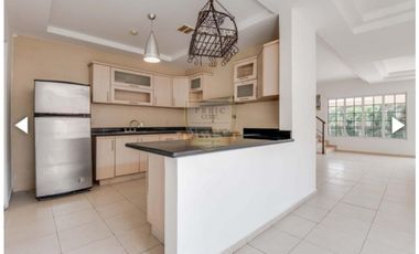 VENTA DE CASA DE DOS NIVELES EN BETHANIA