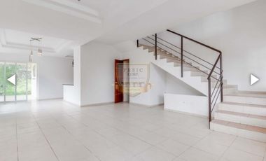 VENTA DE CASA DE DOS NIVELES EN BETHANIA
