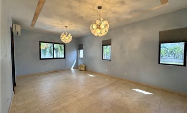 CASA UNIFAMILIAR PASEO DEL PARQUE - COSTA DEL ESTE - VENTA