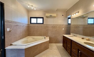 CASA UNIFAMILIAR PASEO DEL PARQUE - COSTA DEL ESTE - VENTA