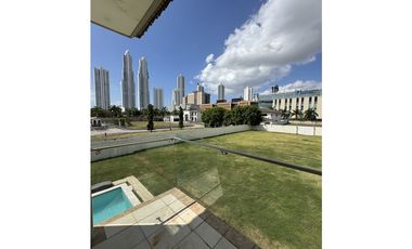 CASA UNIFAMILIAR PASEO DEL PARQUE - COSTA DEL ESTE - VENTA