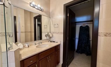 CASA UNIFAMILIAR PASEO DEL PARQUE - COSTA DEL ESTE - VENTA