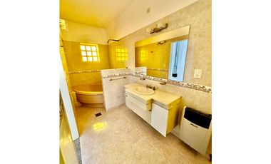 OPORTUNIDAD HERMOSA CASA BARRIO RESIDENCIAL VILLA DOMINGUEZ