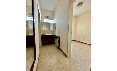 OPORTUNIDAD HERMOSA CASA BARRIO RESIDENCIAL VILLA DOMINGUEZ