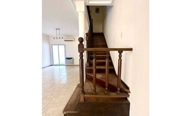 OPORTUNIDAD HERMOSA CASA BARRIO RESIDENCIAL VILLA DOMINGUEZ