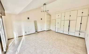 OPORTUNIDAD HERMOSA CASA BARRIO RESIDENCIAL VILLA DOMINGUEZ