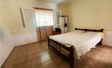 EN VENTA CASA DE DOS DORMITORIOS EN JORGE NEWBERY