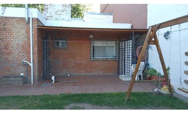 GRANADERO BAIGORRIA/CHALET BARRIO CORREO/PITAGORAS 374 APTA CREDITO