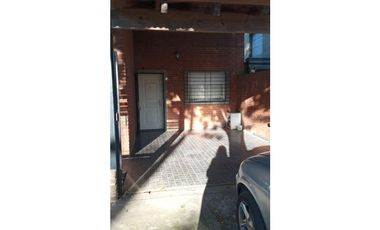 GRANADERO BAIGORRIA/CHALET BARRIO CORREO/PITAGORAS 374 APTA CREDITO