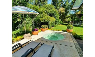 Casa en venta en el Club de Golf Avándaro Valle de Bravo