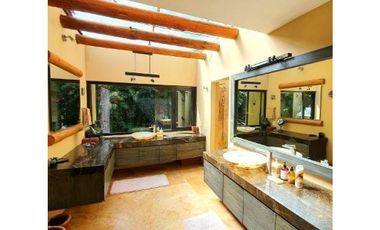 Casa en venta en el Club de Golf Avándaro Valle de Bravo