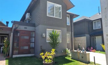 Casa en Venta en Condominio zaragoza 2067 sector torreones, concepción
