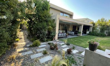 Departamento en Venta en Condominio Los Bosques- Piedra Roja