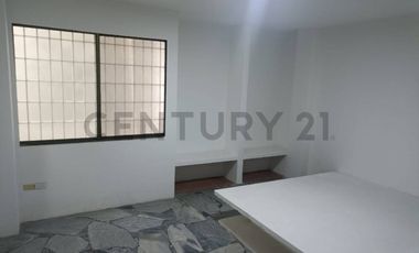 VENTA CASA DE DOS PLANTAS UBICADA AL SUR DE GUAYAQUIL, CDLA. COVIEM AleL