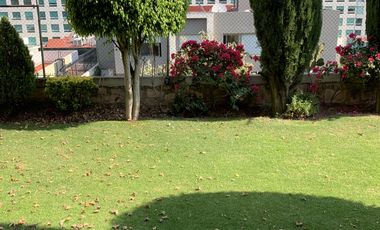 Buena casa en Bosques de las Lomas para actualizar