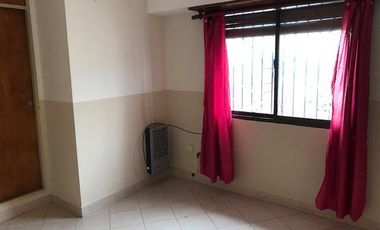 Casa con 3 dorm, garaje y patio