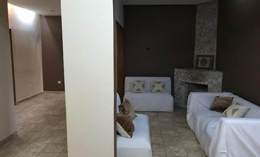 Casa con 3 dorm, garaje y patio