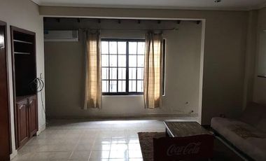 Casa con 3 dorm, garaje y patio