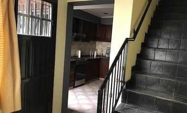 Casa con 3 dorm, garaje y patio