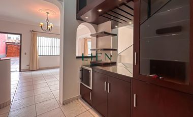 A Pasos del Malecón y Larcomar - Exclusivo Chalet de 3 pisos - C/2 Cocheras