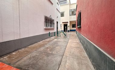 A Pasos del Malecón y Larcomar - Exclusivo Chalet de 3 pisos - C/2 Cocheras