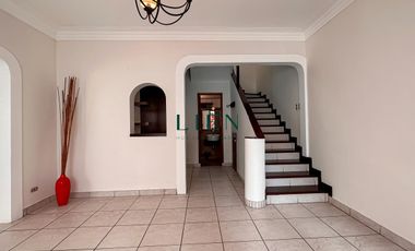 A Pasos del Malecón y Larcomar - Exclusivo Chalet de 3 pisos - C/2 Cocheras