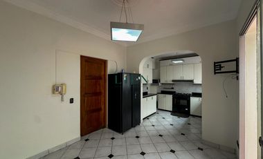 A Pasos del Malecón y Larcomar - Exclusivo Chalet de 3 pisos - C/2 Cocheras