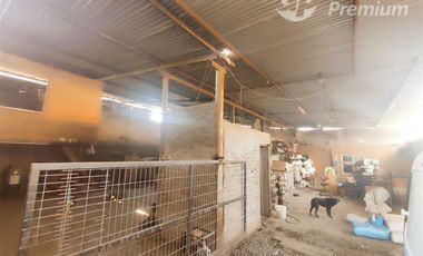 Casa en Venta en Sarento Aldea / Casa en venta 4 Dormitorios 3 Baños Local Comercial. Galpon y 10 Estacionamientos en El Bosque