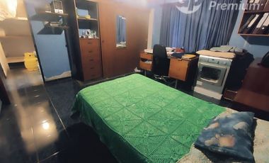 Casa en Venta en Sarento Aldea / Casa en venta 4 Dormitorios 3 Baños Local Comercial. Galpon y 10 Estacionamientos en El Bosque