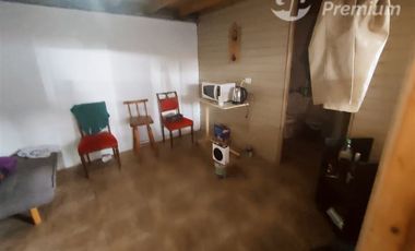 Casa en Venta en Sarento Aldea / Casa en venta 4 Dormitorios 3 Baños Local Comercial. Galpon y 10 Estacionamientos en El Bosque