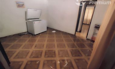 Casa en Venta en Sarento Aldea / Casa en venta 4 Dormitorios 3 Baños Local Comercial. Galpon y 10 Estacionamientos en El Bosque