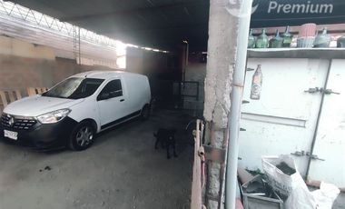 Casa en Venta en Sarento Aldea / Casa en venta 4 Dormitorios 3 Baños Local Comercial. Galpon y 10 Estacionamientos en El Bosque