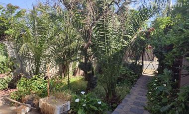 Casa en Venta en Sarento Aldea / Casa en venta 4 Dormitorios 3 Baños Local Comercial. Galpon y 10 Estacionamientos en El Bosque