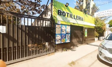 Casa en Venta en Sarento Aldea / Casa en venta 4 Dormitorios 3 Baños Local Comercial. Galpon y 10 Estacionamientos en El Bosque