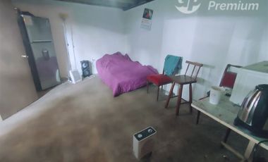 Casa en Venta en Sarento Aldea / Casa en venta 4 Dormitorios 3 Baños Local Comercial. Galpon y 10 Estacionamientos en El Bosque