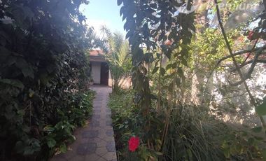 Casa en Venta en Sarento Aldea / Casa en venta 4 Dormitorios 3 Baños Local Comercial. Galpon y 10 Estacionamientos en El Bosque