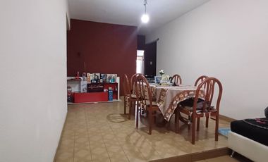 VENTA CASA 4 AMBIENTES VILLA LUZURIAGA PERMUTA