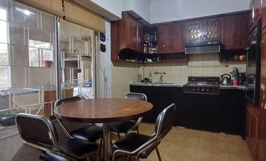 VENTA CASA 4 AMBIENTES VILLA LUZURIAGA PERMUTA
