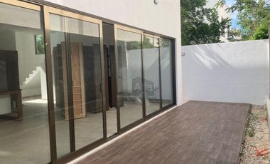 CASA EN RENTA EN CANCUN  RESIDENCIAL AQUA