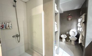 Casa en  Vicente López con pileta y quincho