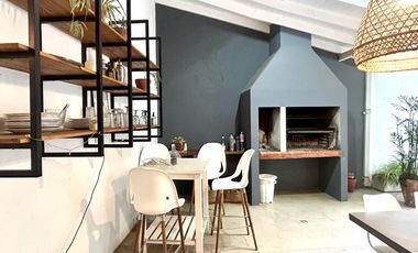 Casa en  Vicente López con pileta y quincho