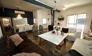 Casa en  Vicente López con pileta y quincho