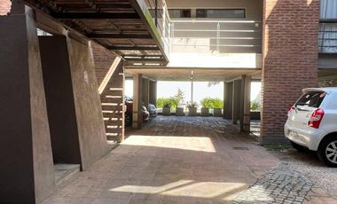 duplex en PB con Jardin 3 ambientes