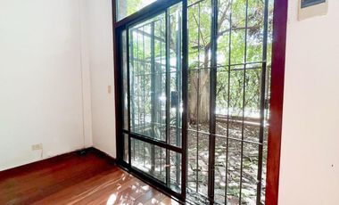 duplex en PB con Jardin 3 ambientes